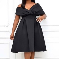 Femme Grande Taille Robe noire Couleur unie Col V Manches Courtes L